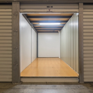 Trasters, Guardamobles Serveis Laser