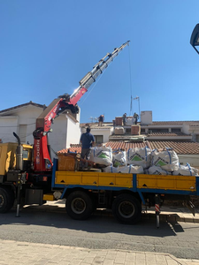 TRANSPORTES GRÚAS Y EXCAVACIONES