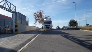 CAMIONS OBRAMART DESCARREGA TRÀILER
