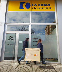 LA LUNA shipping