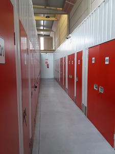 Autoalmacenamientos Poniente S.L.